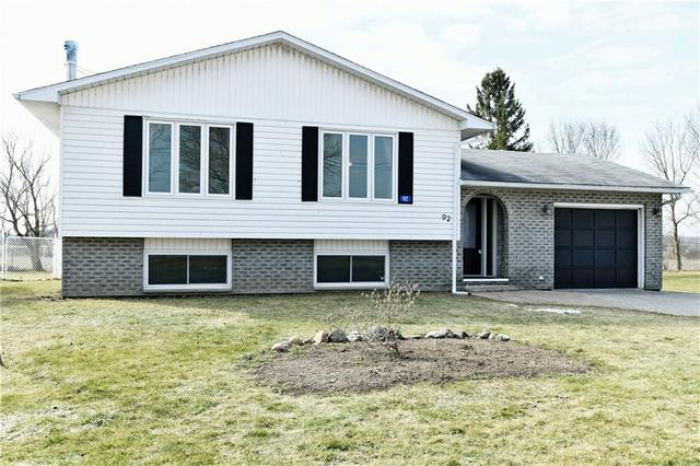 92 King Street W, House detached with 4 bedrooms, 2 bathrooms and 5 parking in Leeds and the Thousand Islands ON | Image 3