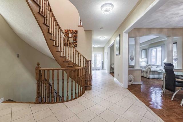 11 Hibiscus Crt, House detached with 4 bedrooms, 5 bathrooms and 6 parking in Brampton ON | Image 37