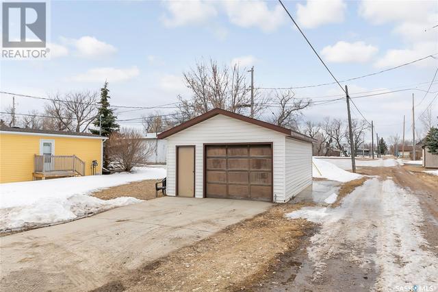 116 Bates Street, House detached with 2 bedrooms, 1 bathrooms and null parking in Earl Grey SK | Image 25