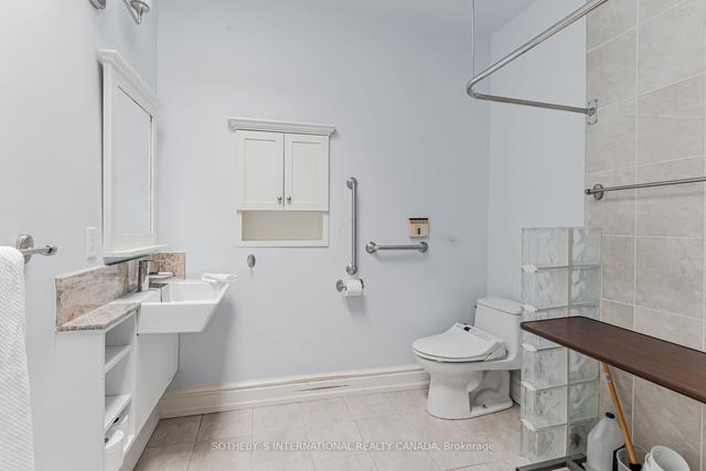525 Markham St, House semidetached with 3 bedrooms, 4 bathrooms and 2 parking in Toronto ON | Image 14