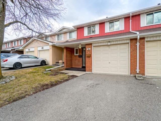80 Carisbrooke Crt, Townhouse with 3 bedrooms, 3 bathrooms and 1 parking in Brampton ON | Image 2