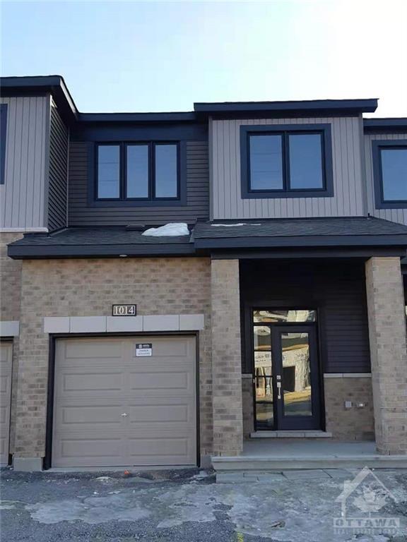 1014 Speedvale Court, Townhouse with 3 bedrooms, 4 bathrooms and 3 parking in Ottawa ON | Image 1