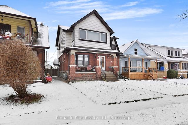 1471 Benjamin Ave, House detached with 4 bedrooms, 2 bathrooms and 3 parking in Windsor ON | Image 4