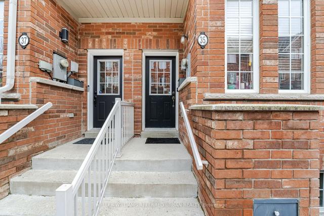 35 Philpott Gdns, Townhouse with 3 bedrooms, 3 bathrooms and 1 parking in Toronto ON | Image 23