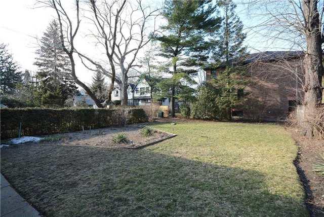 872 Royal York Rd, House detached with 3 bedrooms, 2 bathrooms and 3 parking in Toronto ON | Image 15