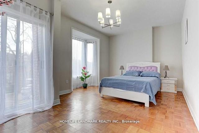 20 Grove Ave, House semidetached with 7 bedrooms, 2 bathrooms and 2 parking in Toronto ON | Image 9