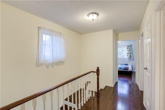8 Marion Cres, House attached with 3 bedrooms, 3 bathrooms and 4 parking in Markham ON | Image 14