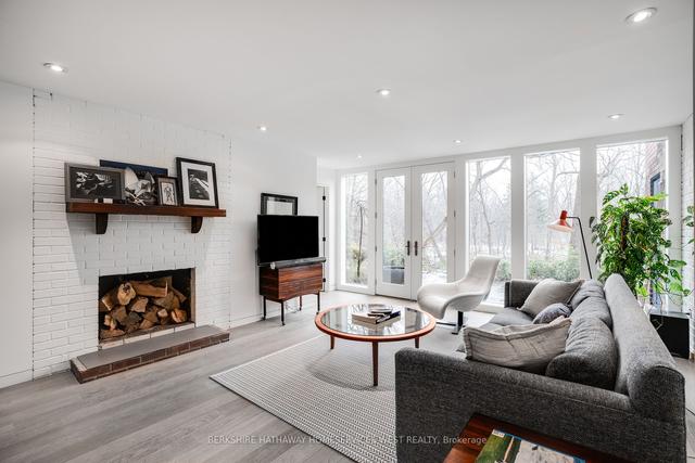 835 Royal York Rd, House detached with 2 bedrooms, 3 bathrooms and 5 parking in Toronto ON | Image 18