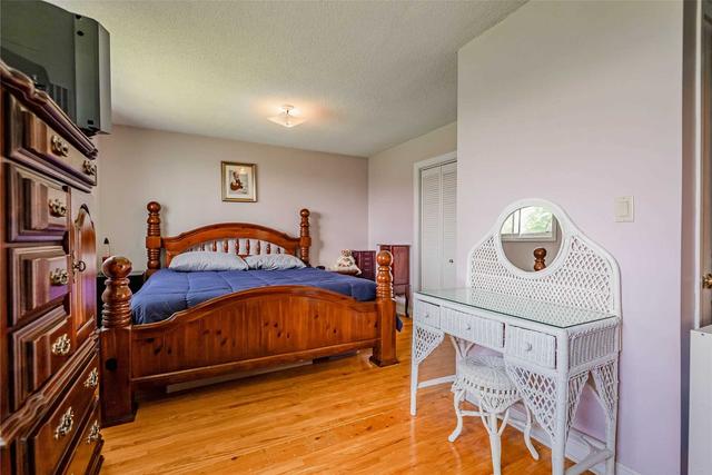 4667 Pettit Ave, House semidetached with 2 bedrooms, 2 bathrooms and 4 parking in Niagara Falls ON | Image 5