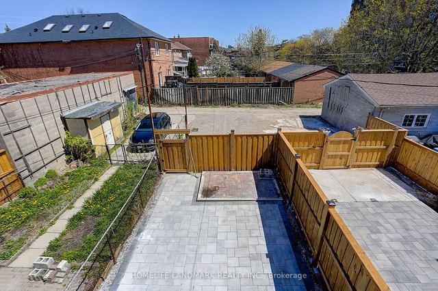 213 Osler St, House attached with 4 bedrooms, 3 bathrooms and 2 parking in Toronto ON | Image 16