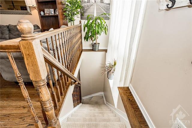 411 Fosterbrook Avenue, Townhouse with 3 bedrooms, 2 bathrooms and 2 parking in Ottawa ON | Image 17