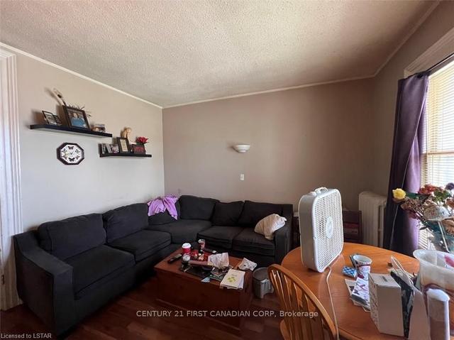 585 Colborne St, House detached with 4 bedrooms, 4 bathrooms and 5 parking in London ON | Image 3