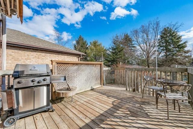71 Waxwing Cres, House detached with 3 bedrooms, 3 bathrooms and 3 parking in Guelph ON | Image 29