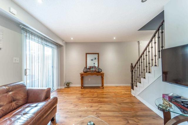 16 - 16 Foster Cres, Townhouse with 3 bedrooms, 3 bathrooms and 2 parking in Brampton ON | Image 40