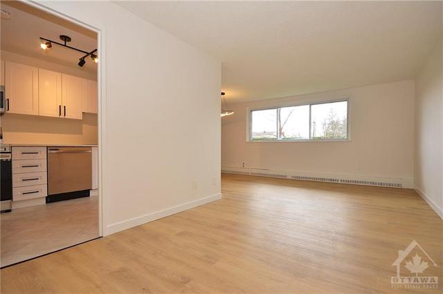 114 - 1505 Baseline Road, Condo with 2 bedrooms, 1 bathrooms and 1 parking in Ottawa ON | Image 5