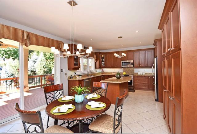 6 Tristan Crt, House detached with 4 bedrooms, 5 bathrooms and 6 parking in Brampton ON | Image 4