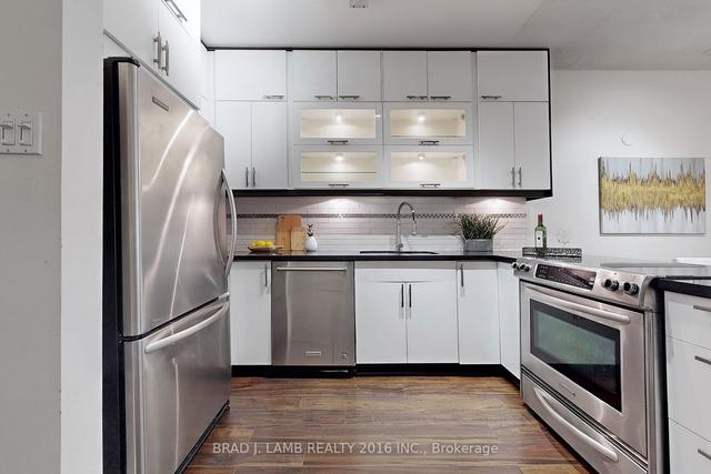 904 - 393 King St W, Condo with 2 bedrooms, 1 bathrooms and 0 parking in Toronto ON | Image 1