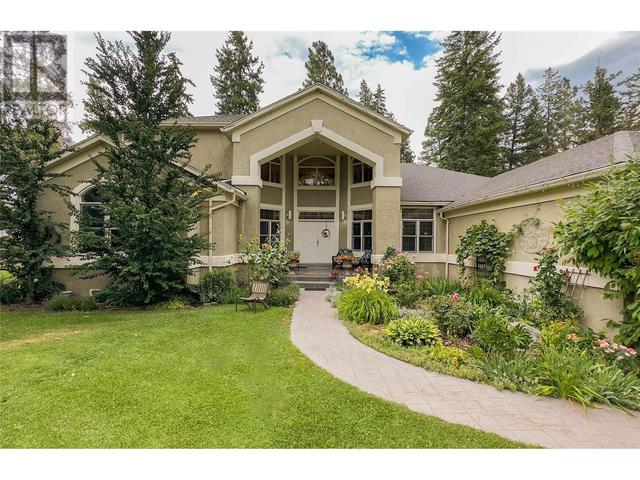 3605 Luxmoore Road, House detached with 5 bedrooms, 3 bathrooms and 8 parking in Kelowna BC | Image 4