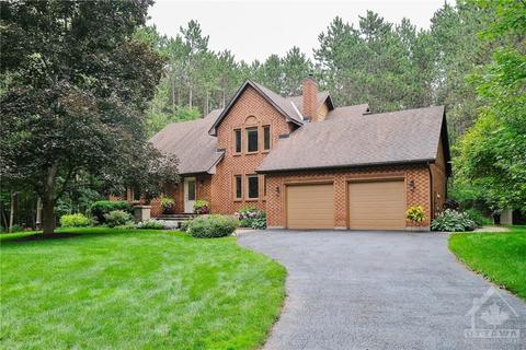 122 Pleasant Creek Drive, House detached with 4 bedrooms, 3 bathrooms and 6 parking in Ottawa ON | Card Image