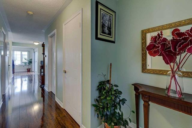 232 Silverbirch Blvd, Condo with 2 bedrooms, 2 bathrooms and 1 parking in Hamilton ON | Image 2