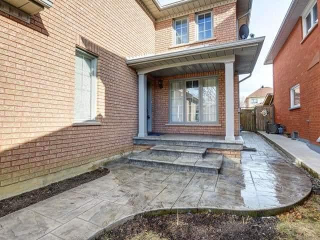 80 Black Oak Dr, House detached with 3 bedrooms, 4 bathrooms and 4 parking in Brampton ON | Image 2
