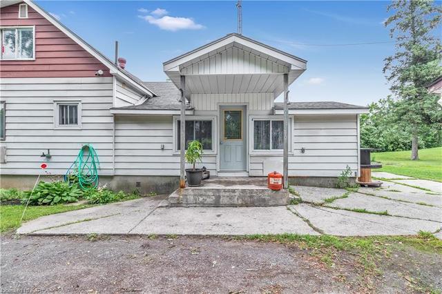 6090 Old 2 Highway, House detached with 2 bedrooms, 1 bathrooms and 7 parking in Tyendinaga ON | Image 3