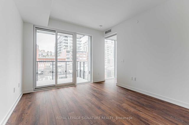 512 - 158 Front St E, Condo with 1 bedrooms, 1 bathrooms and 0 parking in Toronto ON | Image 1