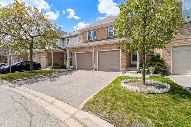 52 Wickstead Crt, Townhouse with 2 bedrooms, 3 bathrooms and 1 parking in Brampton ON | Image 12