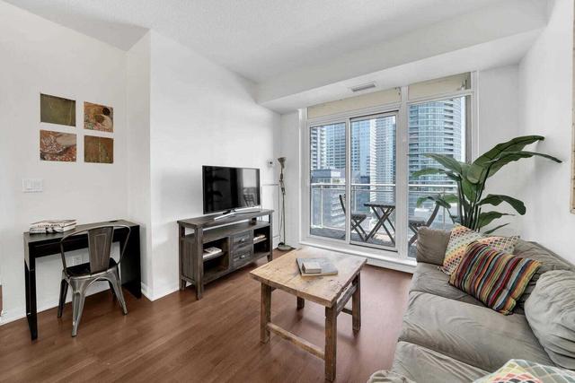 1609 - 21 Grand Magazine St, Condo with 1 bedrooms, 1 bathrooms and 1 parking in Toronto ON | Image 7
