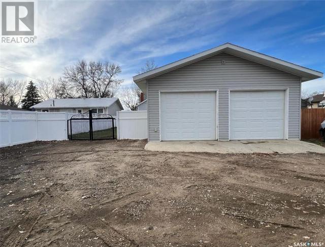 4271 Price Avenue, House detached with 2 bedrooms, 1 bathrooms and null parking in Gull Lake SK | Image 24