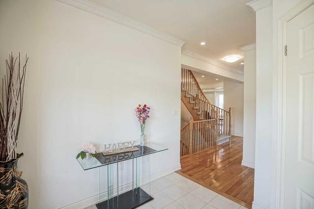 13 Savanna Crt, House detached with 4 bedrooms, 3 bathrooms and 6 parking in Whitby ON | Image 22