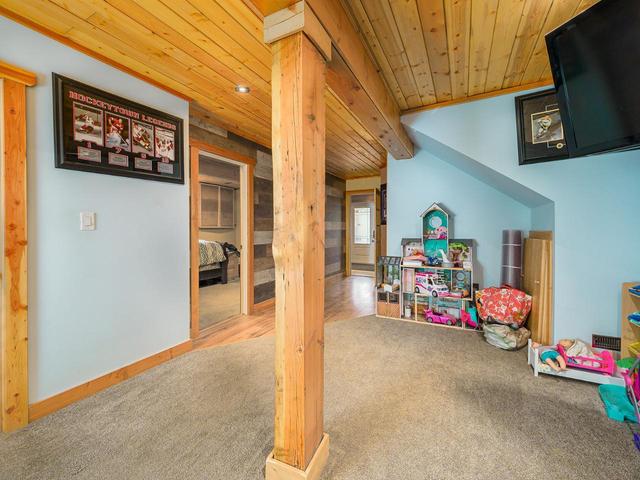 2360 Trans Canada Highway N, House detached with 4 bedrooms, 2 bathrooms and null parking in Columbia Shuswap A BC | Image 25