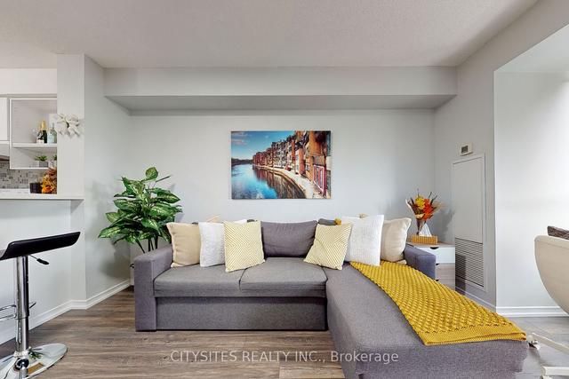 416 - 120 Dallimore Circ, Condo with 1 bedrooms, 1 bathrooms and 1 parking in Toronto ON | Image 2