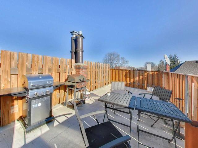855 Shaw St, House semidetached with 5 bedrooms, 4 bathrooms and 1 parking in Toronto ON | Image 19