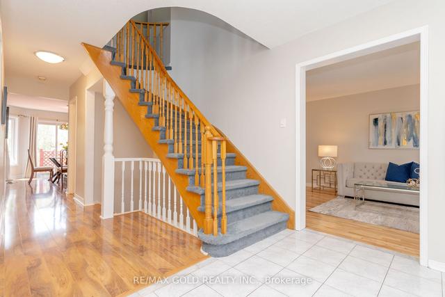 31 Inder Heights Dr, House detached with 4 bedrooms, 3 bathrooms and 5 parking in Brampton ON | Image 10