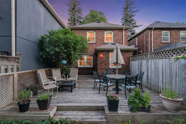 318 Fairlawn Ave, House detached with 3 bedrooms, 2 bathrooms and 1 parking in Toronto ON | Image 14