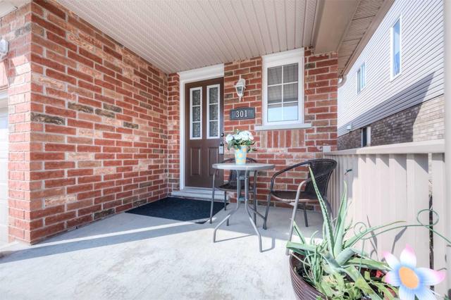 301 Beaumont Cres, House detached with 4 bedrooms, 3 bathrooms and 4 parking in Kitchener ON | Image 23