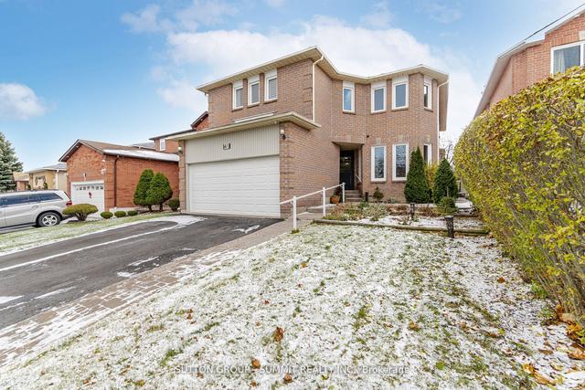 41 Castlehill Rd, House detached with 4 bedrooms, 4 bathrooms and 4 parking in Brampton ON | Image 1