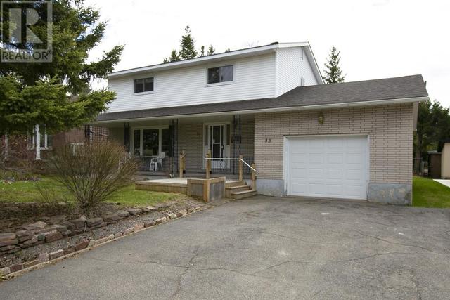 33 Huntington Pk, House detached with 4 bedrooms, 2 bathrooms and null parking in Sault Ste. Marie ON | Image 1