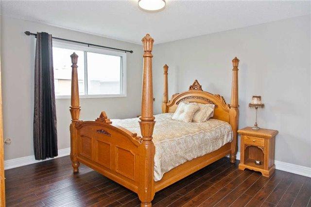 106 Wharton Sq, House detached with 4 bedrooms, 4 bathrooms and 2 parking in Toronto ON | Image 9