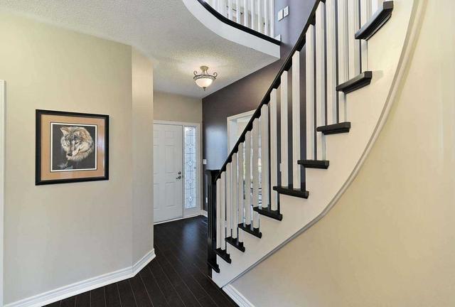 861 Wildflower Crt, House detached with 3 bedrooms, 4 bathrooms and 6 parking in Oshawa ON | Image 29