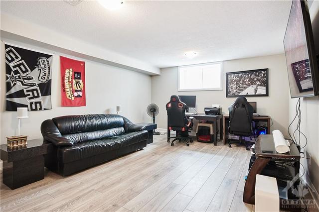 66 Damselfish Walk, Townhouse with 3 bedrooms, 3 bathrooms and 3 parking in Ottawa ON | Image 29