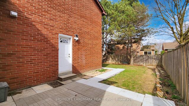 128 Kingston Rd, House detached with 4 bedrooms, 4 bathrooms and 4 parking in Newmarket ON | Image 32