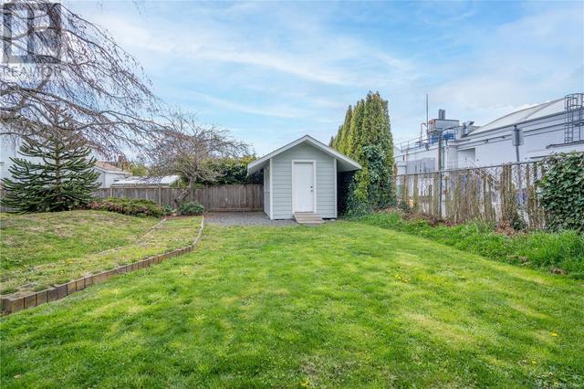 542 Joffre St, House detached with 4 bedrooms, 2 bathrooms and 1 parking in Esquimalt BC | Image 32
