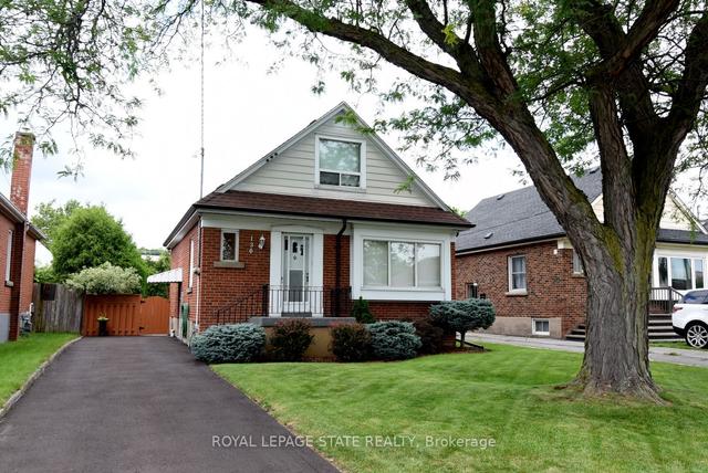136 Taylor Ave, House detached with 3 bedrooms, 2 bathrooms and 2 parking in Hamilton ON | Image 1