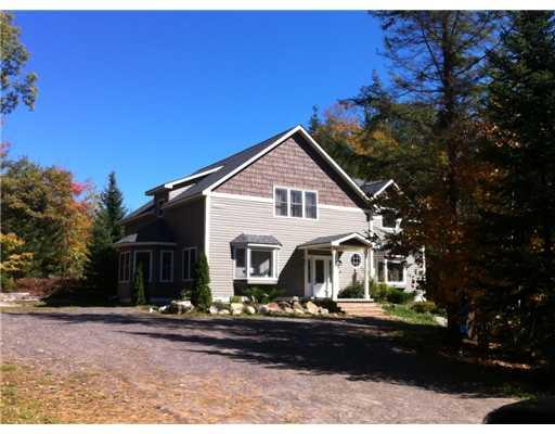 1033 Moore Rd, House detached with 4 bedrooms, 3 bathrooms and null parking in Bracebridge ON | Image 1
