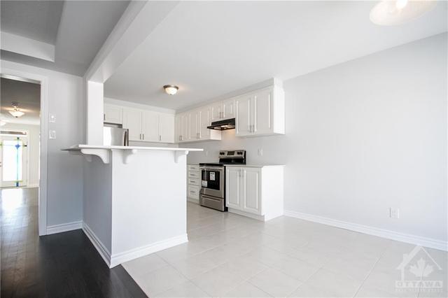 518 Roundleaf Way, Townhouse with 3 bedrooms, 3 bathrooms and 2 parking in Ottawa ON | Image 14