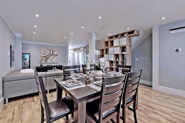 257 Woodhall Rd, House detached with 4 bedrooms, 4 bathrooms and 4 parking in Markham ON | Image 3