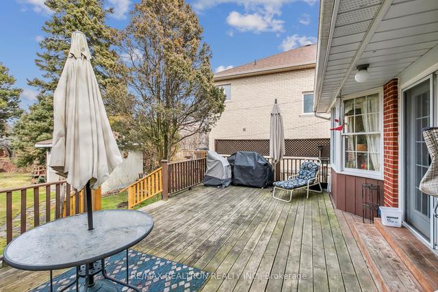 58 Lurgan Dr, House detached with 3 bedrooms, 3 bathrooms and 3 parking in Toronto ON | Image 25