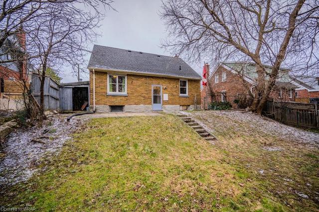 566 Weber Street, House detached with 4 bedrooms, 2 bathrooms and 2 parking in Kitchener ON | Image 31